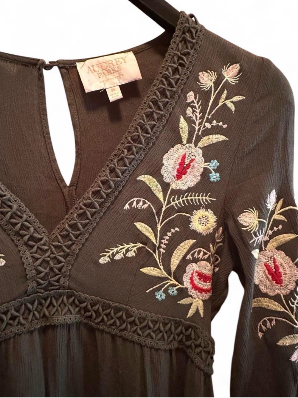 Francesca’s x Audrey Parks Jordina Embroidered Mini Dress Olive Green Sz Medium - Picture 3 of 7